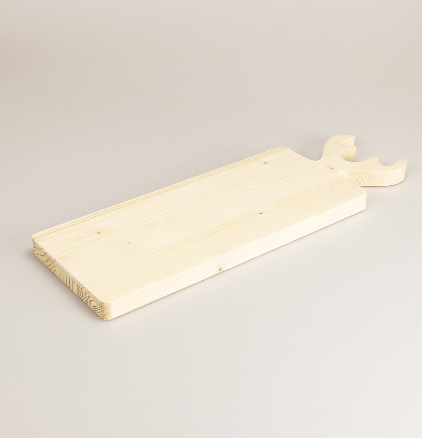 Tagliere da cucina a forma di cervo in legno di abete. Può essere utilizzato anche come vassoio da portata.