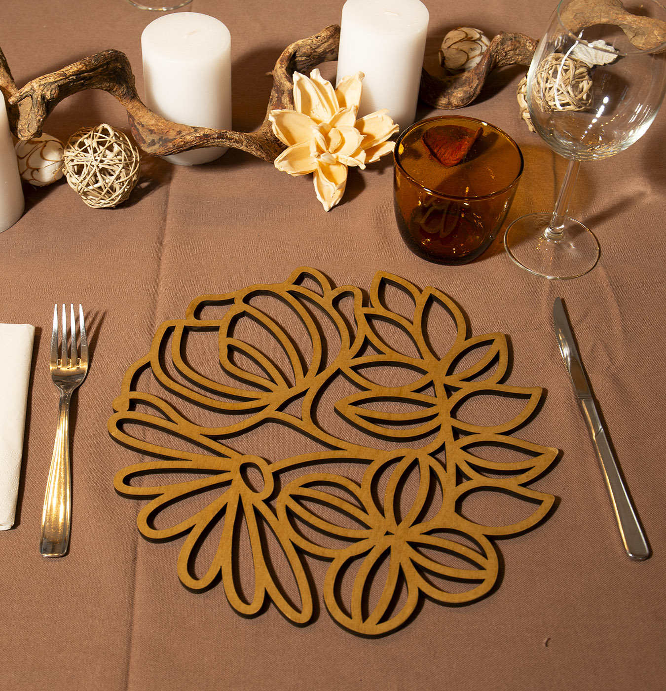 Sottopiatto in legno