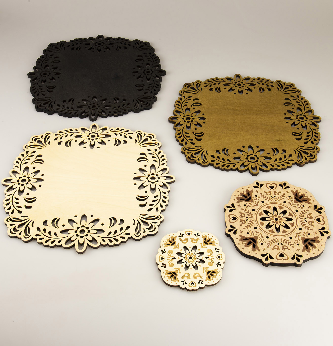 Set sottopiatto, sottopentola e sottobicchiere in legno