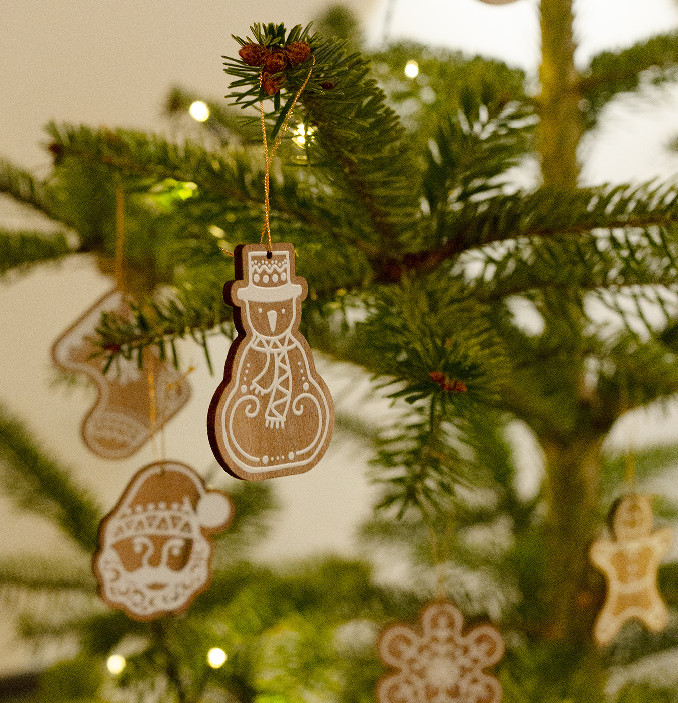 Addobbo per l'albero di natale in legno di noce