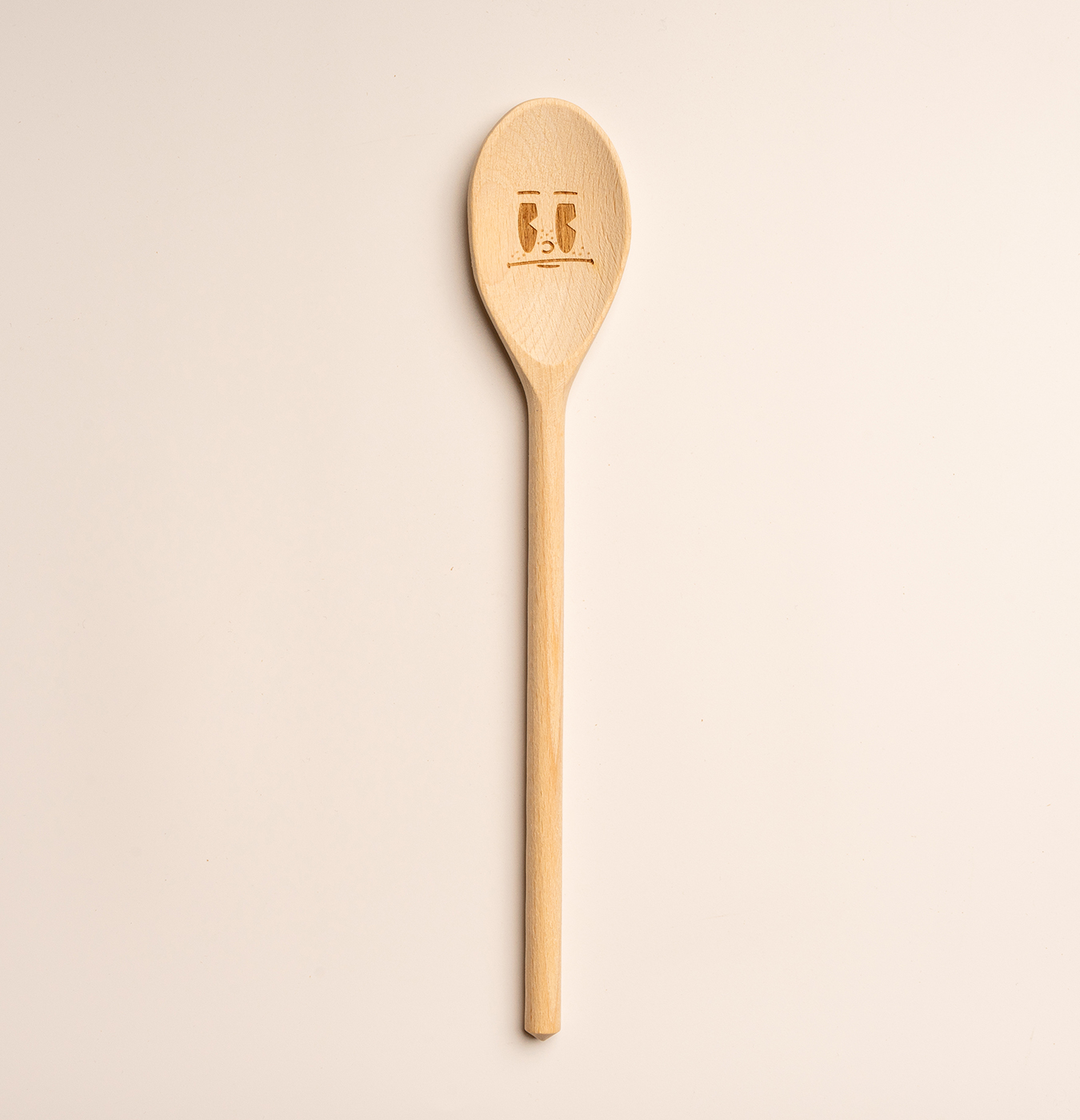 Mestolo il legno da cucina.
