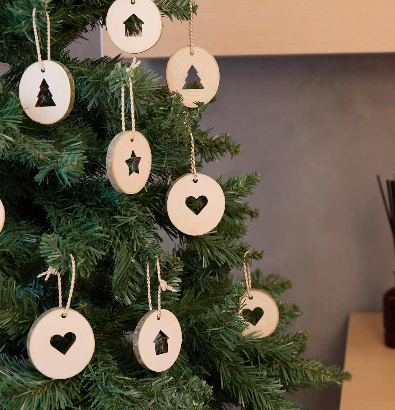 addobbo in legno per l'albero di Natale