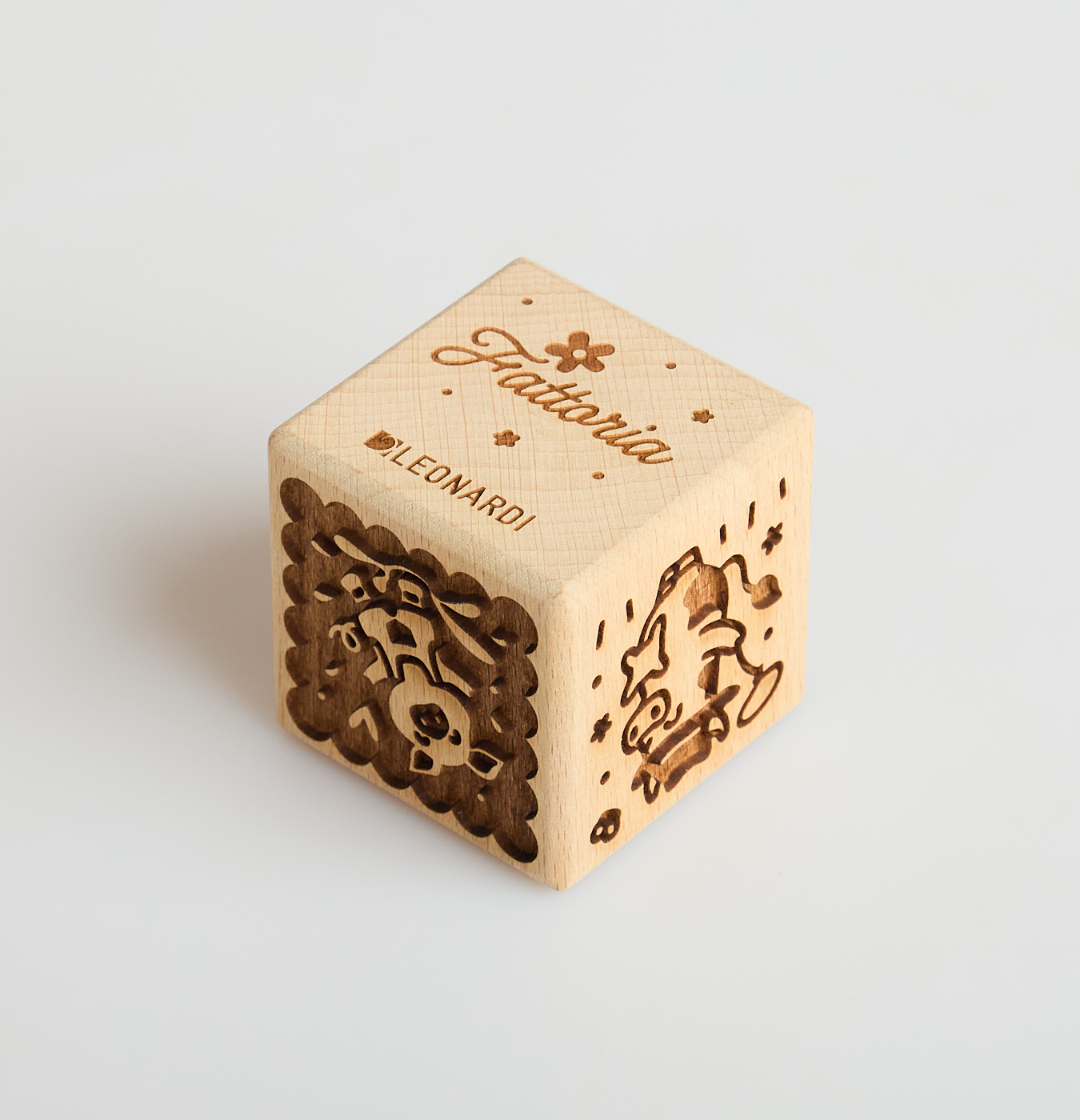 cubo in legno di faggio per stampare i biscotti