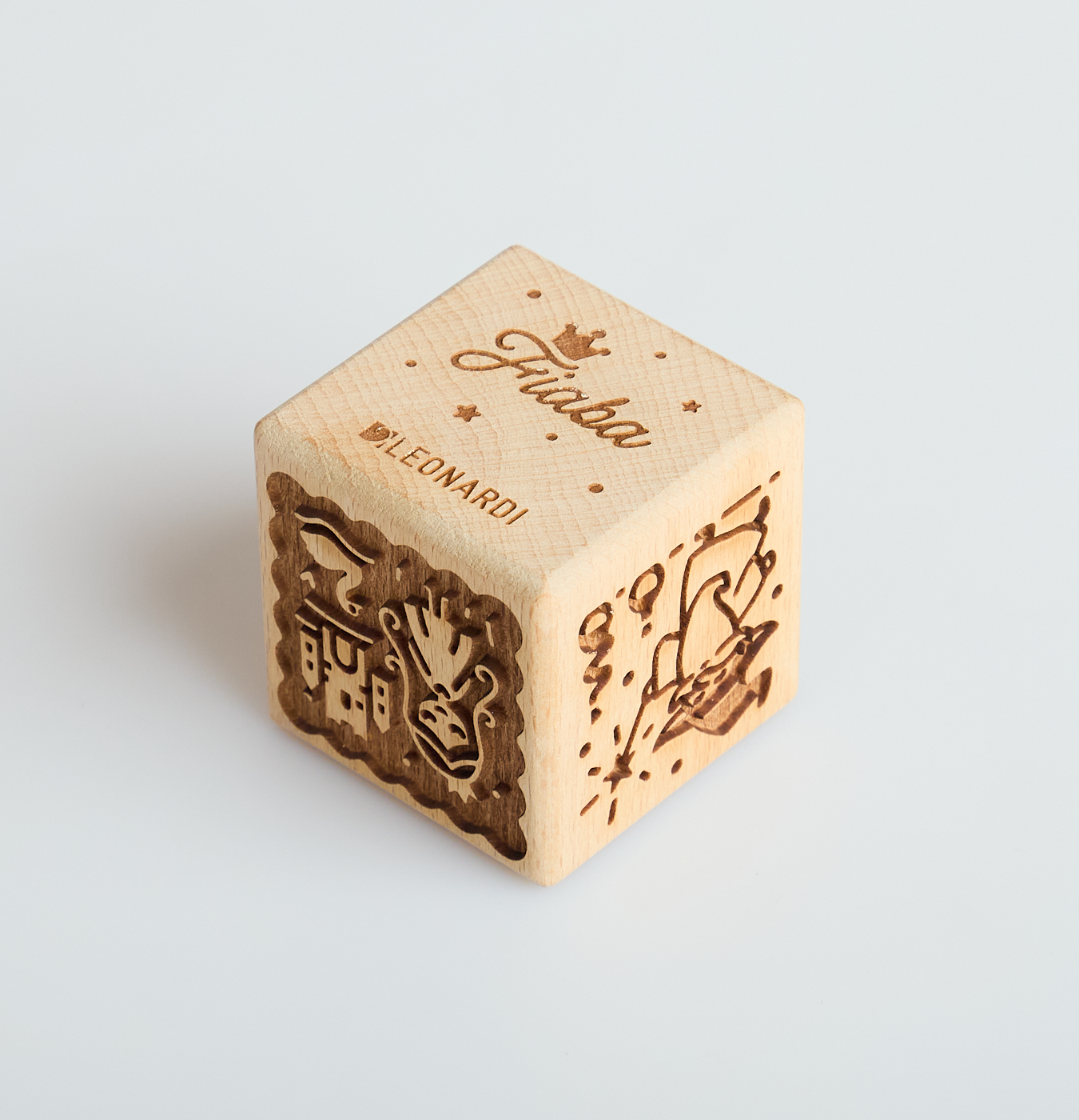 cubo in legno di faggio per stampare i biscotti