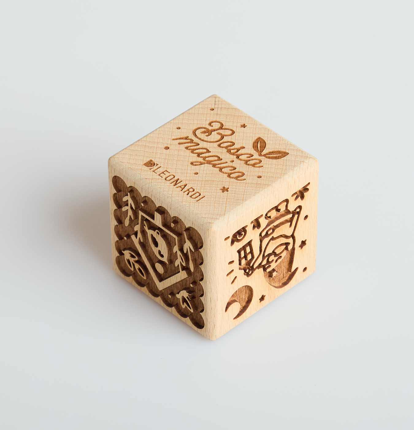 cubo in legno di faggio per stampare i biscotti